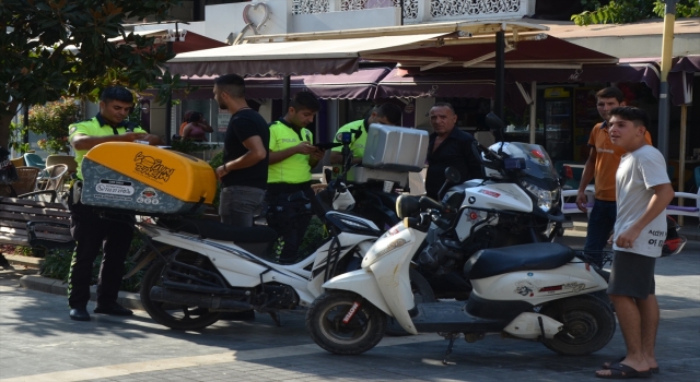 Serik’te motosiklet sürücüleri denetlendi