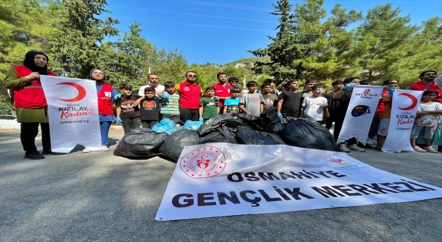 Osmaniye’de Dünya Temizlik Günü kapsamında gönüllü gençler çöp topladı