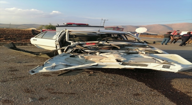 Kahramanmaraş’ta traktörle çarpışan otomobildeki 1 kişi öldü, 1 kişi yaralandı