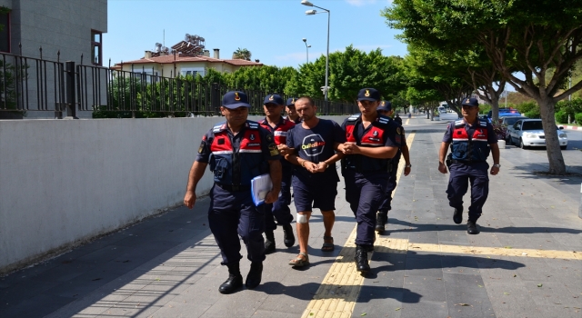 Antalya’da babasını öldürüp annesini ağır yaralayan Rus turist adliyeye sevk edildi