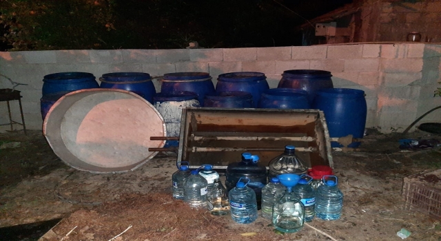 Hatay’da 3 bin 550 litre sahte içki ele geçirildi