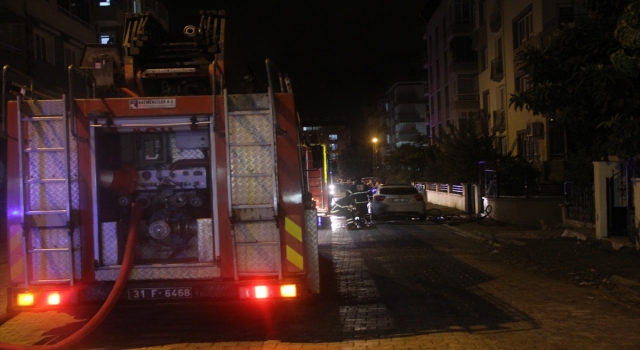 Hatay’da çatı katında çıkan yangın söndürüldü