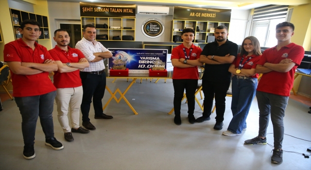 Hatay’da öğrenciler, yatalak hastalar için sesle çalışan kumanda geliştirdi