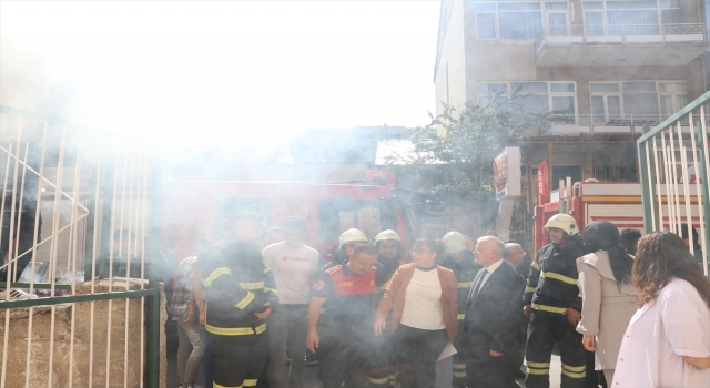 Burdur’daki lise öğrencilerinden itfaiye personellerine sürpriz kutlama