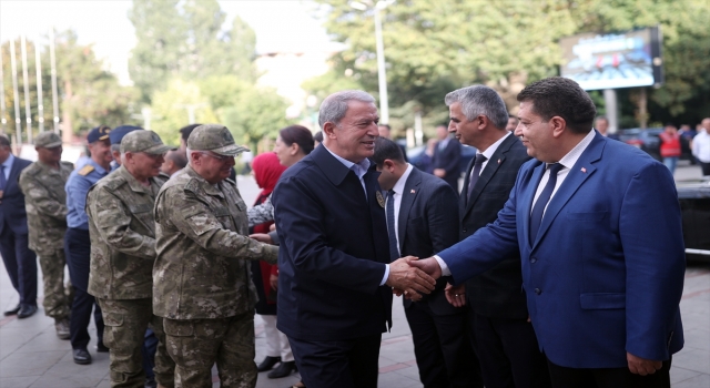 Bakan Akar ve beraberindeki TSK komuta kademesi Isparta’da ziyaretlerde bulundu