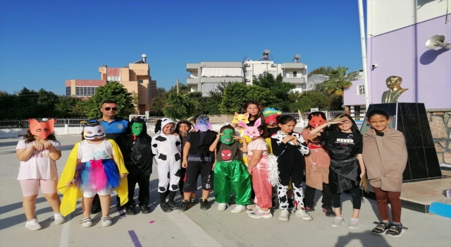 Mersin’de 4 Ekim Hayvan Hakları Koruma Günü kutlandı