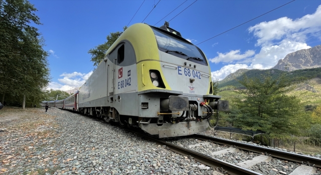 Uluslararası Adana Lezzet Festivali’nin ”Lezzet Treni”nde yöresel tatlar sunuldu