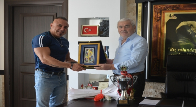 Bozyazı Belediye Başkanı Mustafa Çetinkaya, milli sporcuyu ağırladı