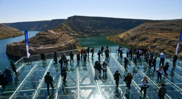 Gaziantep’teki tarihi Rumkale’de 600 kişi parçalı Güneş tutulmasını izledi