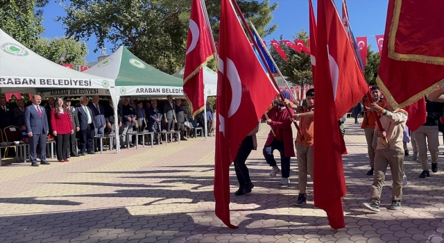 Gaziantep’in ilçelerinde 29 Ekim Cumhuriyet Bayramı törenlerle kutlandı
