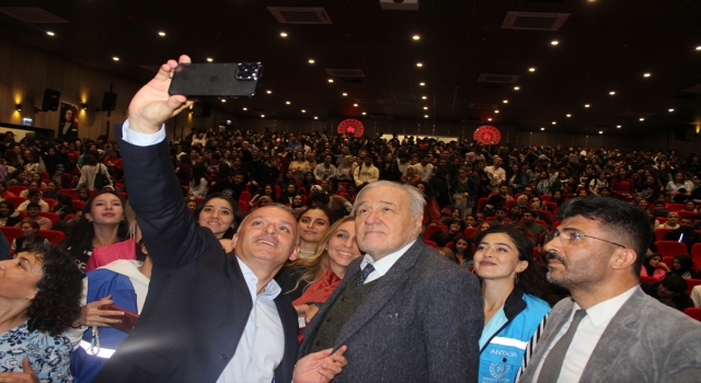 Tarihçi Prof. Dr. İlber Ortaylı, Antalya’da üniversite öğrencileriyle buluştu: