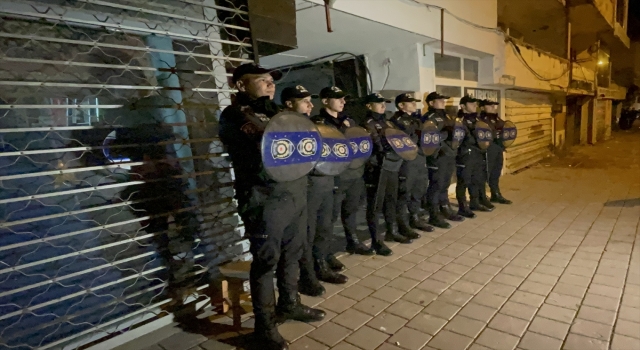 Adana’da giriş kapısı 9 kilitle güçlendirilen iş yerine kumar operasyonu