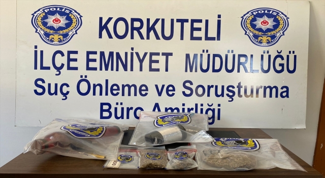Antalya’da ”dur” ihtarına uymayan araçta uyuşturucu ele geçirildi