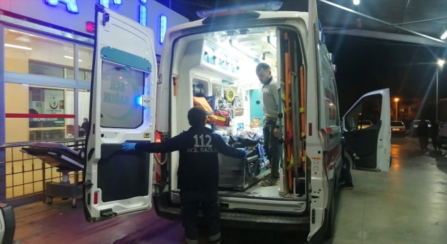 Adana’da maden ocağında savrulan taş parçalarının isabet ettiği 2 işçi yaralandı