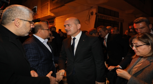 Soylu ve Özer, terör saldırısında hayatını kaybeden öğretmenin ailesine taziye ziyaretinde bulundu