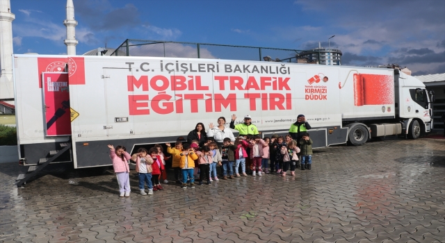 Hatay’da öğrencilere ”Mobil Trafik Eğitim Tırı”nda eğitim verildi