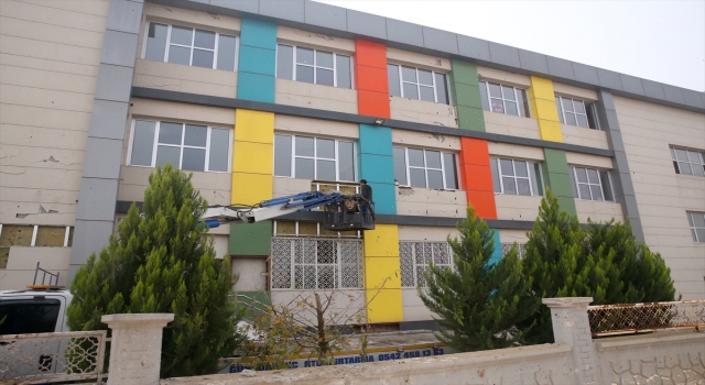 YPG/PKK’lı teröristlerin hedefi olan okullarda terörün izleri siliniyor