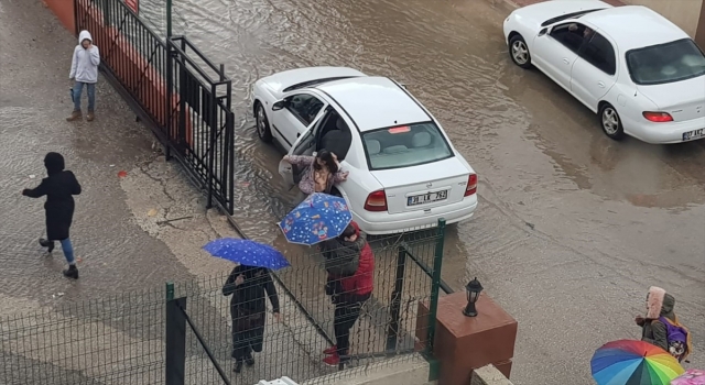 Antalya’da dolu, sera ve narenciye bahçelerine zarar verdi