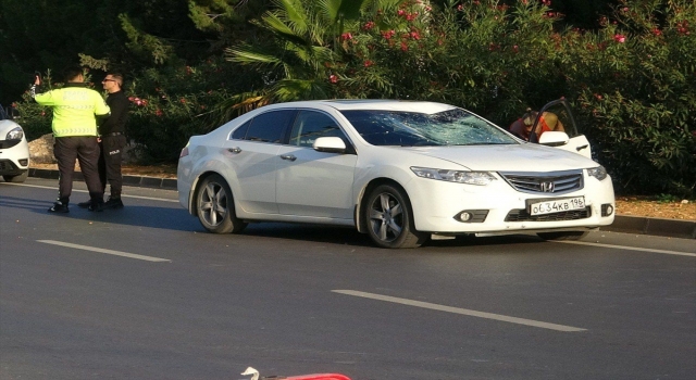 Mersin’de yolun karşısına geçmeye çalışırken otomobilin çarptığı yaya öldü