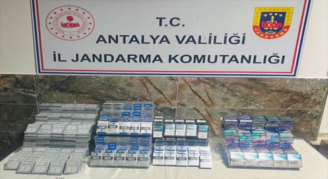 Antalya’da internet üzerinden kaçak sigara ve içki satan kişi yakalandı