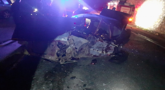 Mersin’de iki otomobilin çarpışması sonucu 3 kişi yaralandı