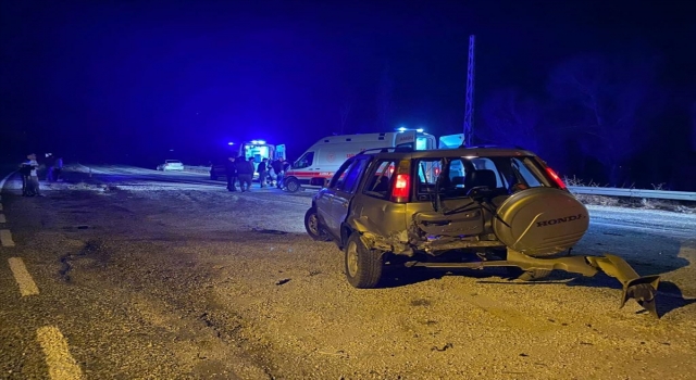 Kahramanmaraş’ta iki otomobilin çarpışması sonucu 7 kişi yaralandı