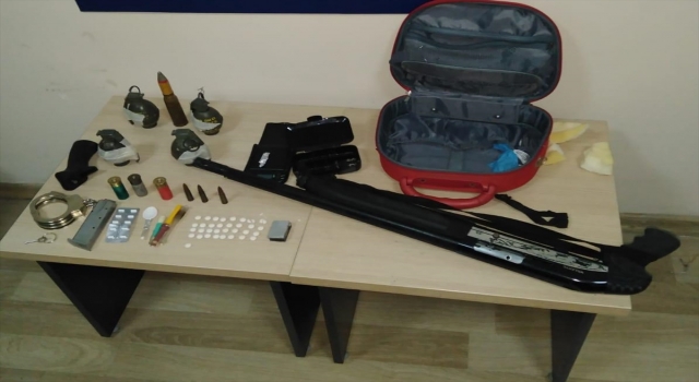 Hatay’da bir evde el bombası ve mühimmat ele geçirildi