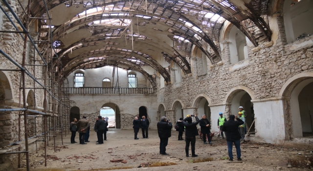 Hatay’daki tarihi Sarı Okul’da restorasyon çalışmaları sürüyor