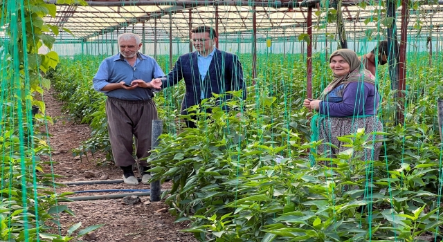 Milletvekili Uslu, Kumluca’da selden zarar gören çiftçileri ziyaret etti