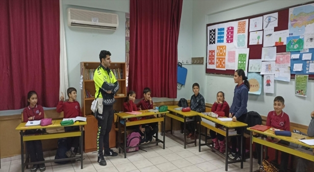 Kaş’ta öğrencilere trafik eğitimi verildi