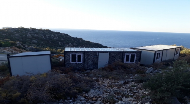 Kaş’ta kaçak konulan 3 konteyner kaldırıldı