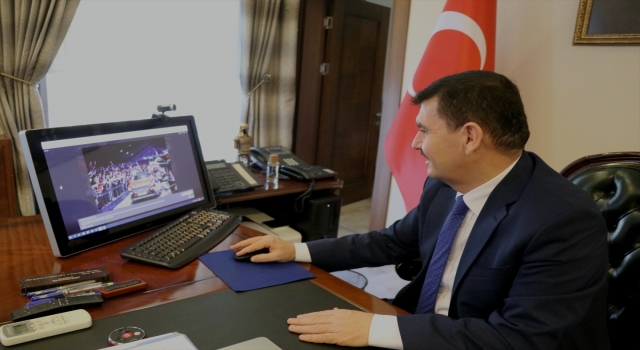 Burdur Valisi Arslantaş, AA’nın ”Yılın Fotoğrafları” oylamasına katıldı