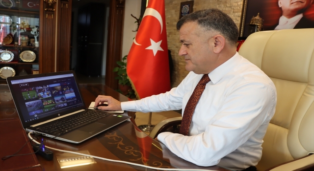 Reyhanlı Belediye Başkanı Hacıoğlu, AA’nın ”Yılın Fotoğrafları” oylamasına katıldı