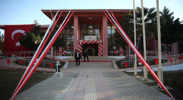 Adana’da ”Yüreğir Bilim ve Sanat Merkezi” açıldı