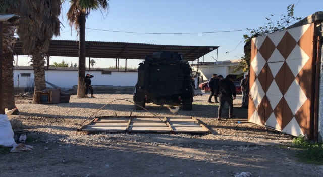 Adana’da operasyonda polise silah doğrultan cinayet zanlısı yaralanarak etkisiz hale getirildi