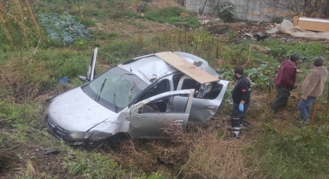 Alanya’da bahçeye devrilen otomobildeki 5 kişi yaralandı