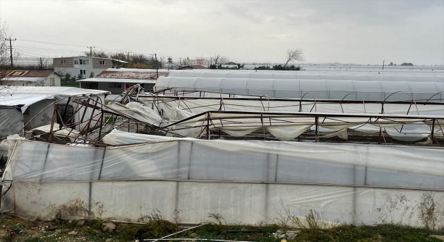 Antalya’da hortum ve dolu seralara zarar verdi