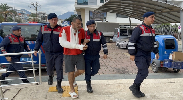 Alanya’da silahlı kavgaya karışan 2 zanlı tutuklandı