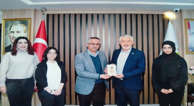 Isparta’da liseli öğrenciler ara tatilde il yöneticileriyle kitap okuyacak