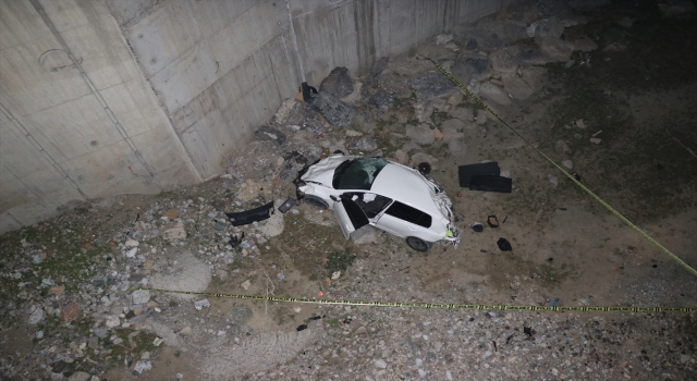 Adana’da köprüden düşen otomobildeki 1 kişi öldü, 2 kişi yaralandı