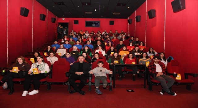 Vali Yazıcı, ”Servet Operasyonu” filmini gençlerle izledi