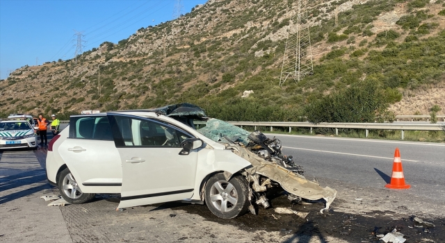 Hatay’da kamyona çarpan otomobildeki 2 kişi yaralandı