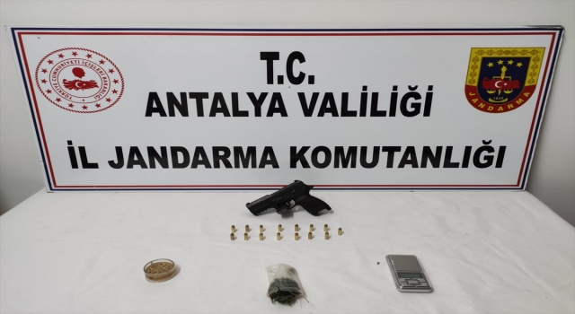 Antalya’da villaya düzenlenen uyuşturucu operasyonunda 2 tutuklama