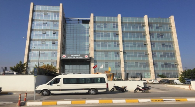 Mersin’de adliye otoparkında çıkan silahlı kavgada 2 kişi yaralandı