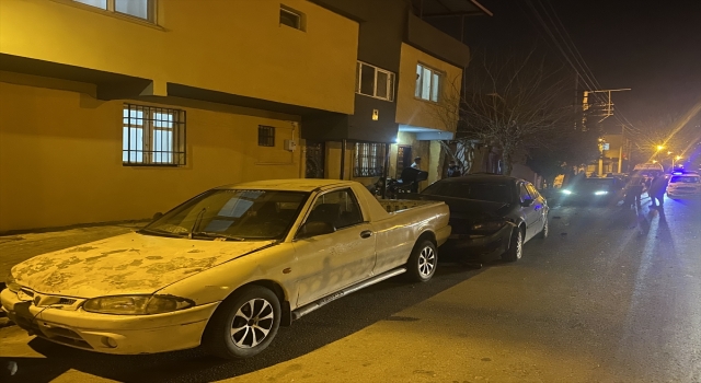 Hatay’da kontrolden çıkan otomobil 2 araca çarptı