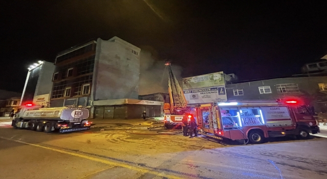 Adana’da metruk binada çıkan yangın hasara neden oldu