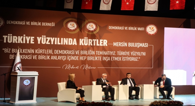 Mersin’de ”Türkiye Yüzyılı’nda Kürtler Paneli” düzenlendi