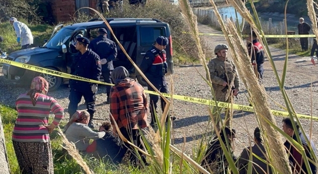 Antalya’da otomobilde 3 kişinin cesedi bulundu