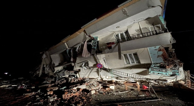 Depremin merkez üssü Pazarcık’ta arama kurtarma çalışmaları sürüyor