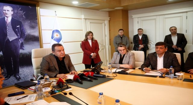 Antalya Büyükşehir Belediye Başkanı Böcek’ten deprem yardımına ilişkin açıklama: